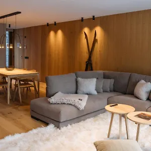Isard Residences By Leo Apartamento